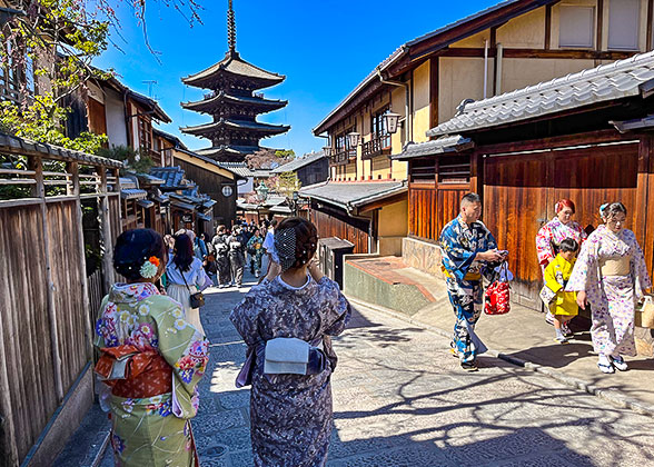 Sannenzaka and Ninenzaka Alleyways