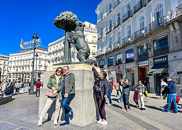 Statue of the Bear and the Strawberry Tree, Madrid