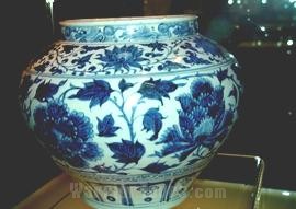A porcelain jar in Shanghai Museum